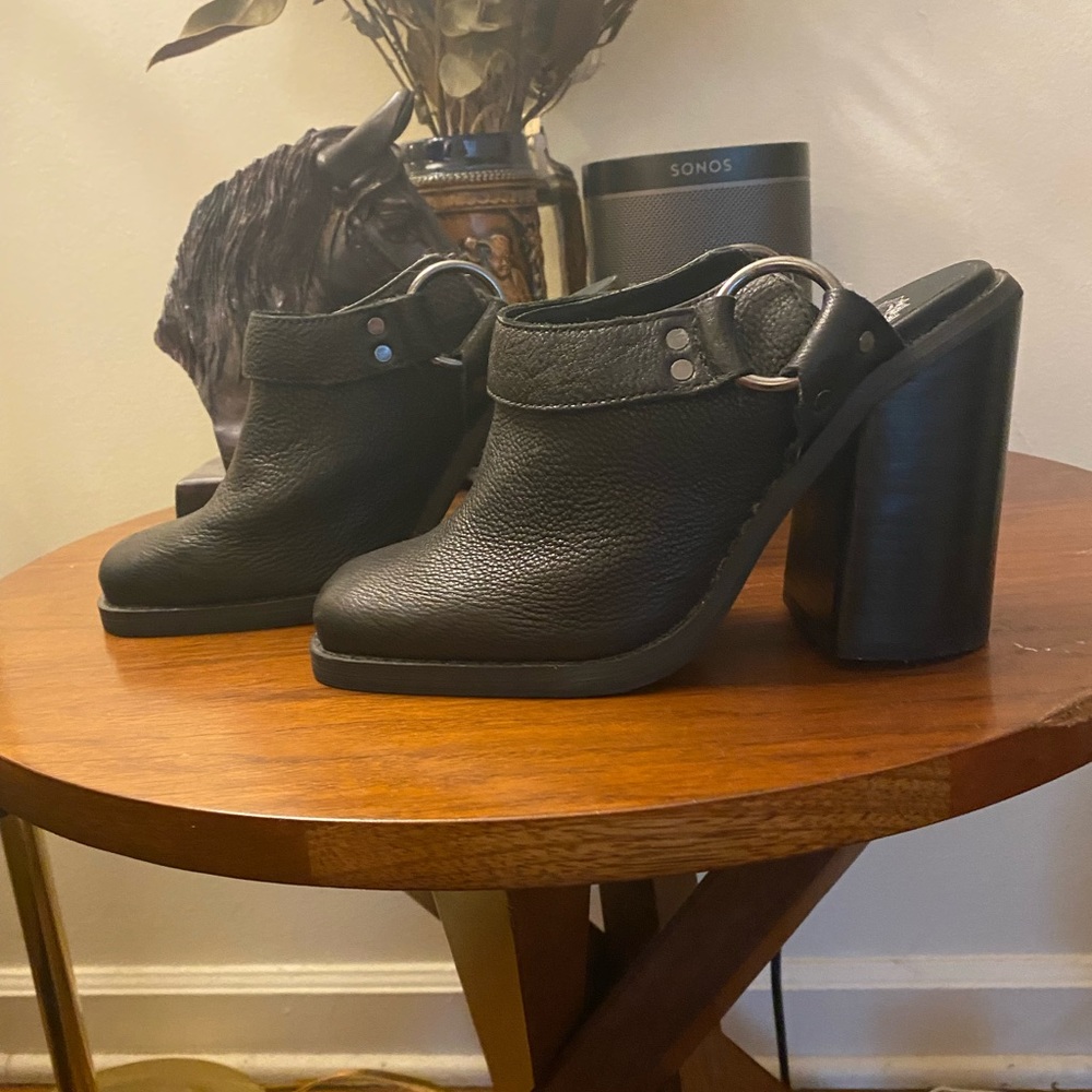 Edgy black heels